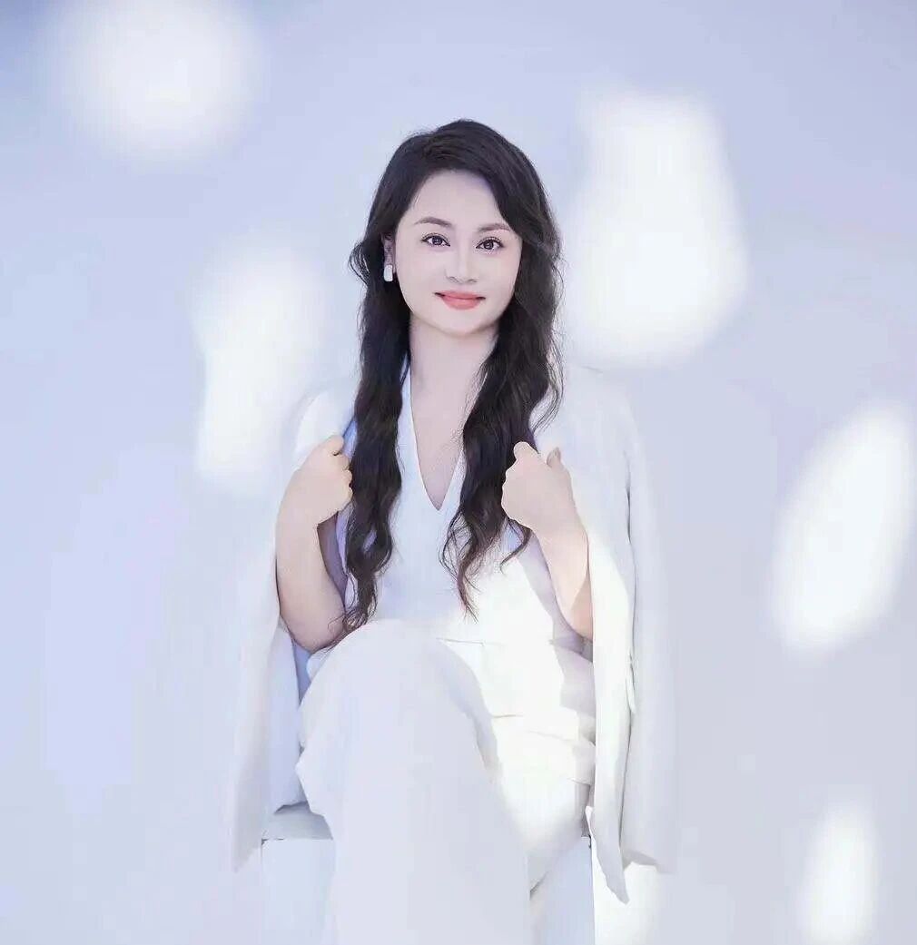 黄娜 黄娜